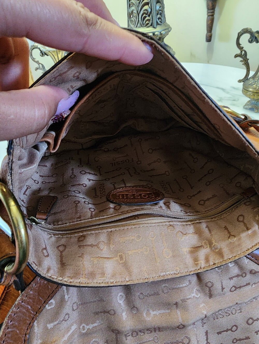Fossil Leather Crossbody Saddle Bag Brown Key Charm Flap Purse Adjustable Strap - Picture 3 of 16